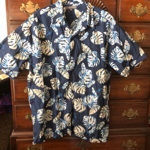 Hawaii shirt Men’s Large.